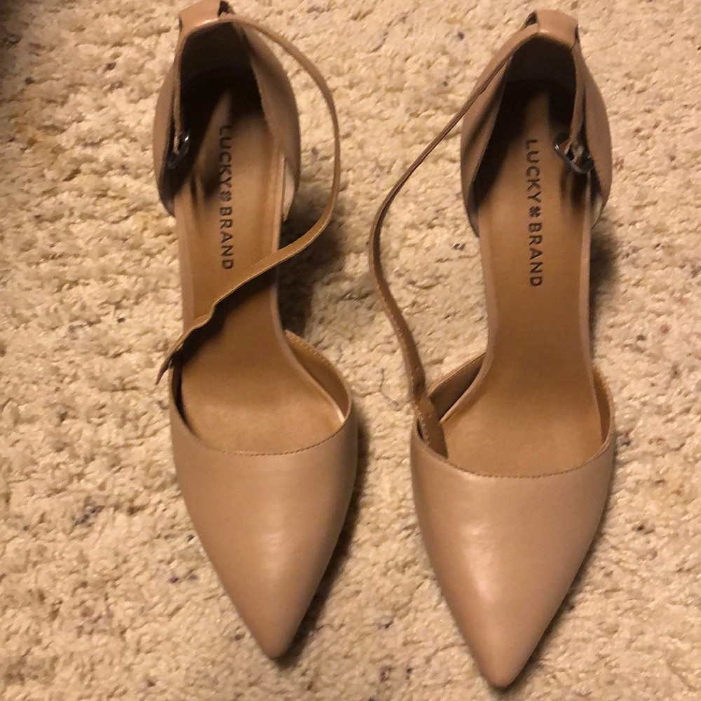 Lucky Brand LK-TUKKO Nude Sleek Heels